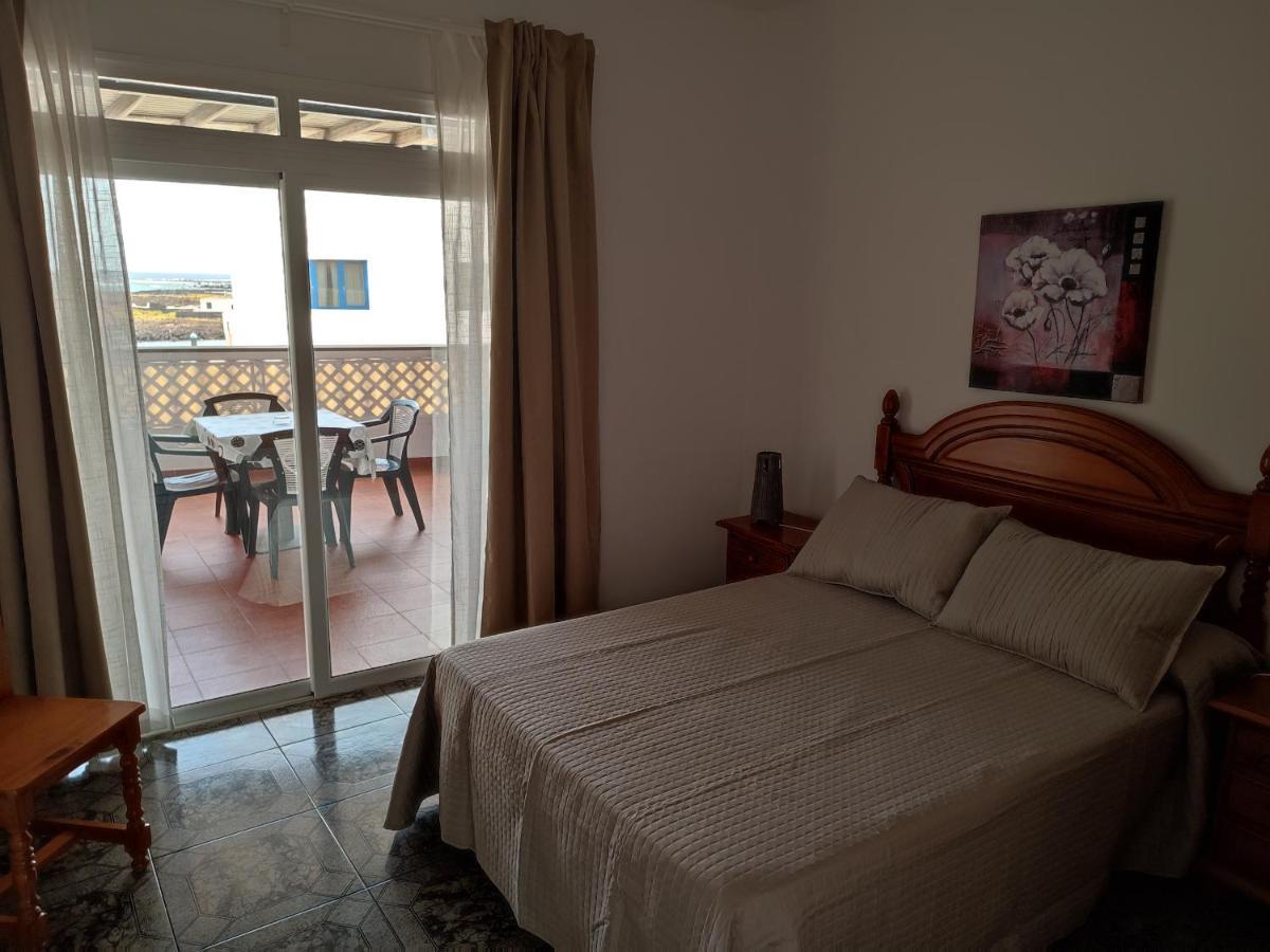 Orzola Frente Al Mar Apartment Exterior photo